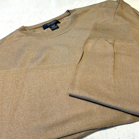 Banana Republic Camel Long Sleeve Sweater - Picture 1 of 2